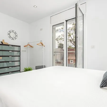 Goldhome - New House With Private Heated Pool, Parking, Wifi, Games 빌라