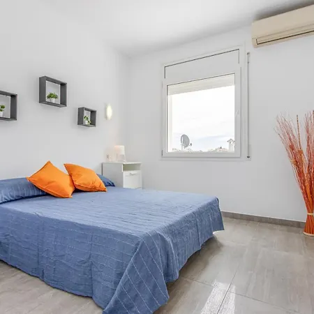 Goldhome - New House With Private Heated Pool, Parking, Wifi, Games Villa