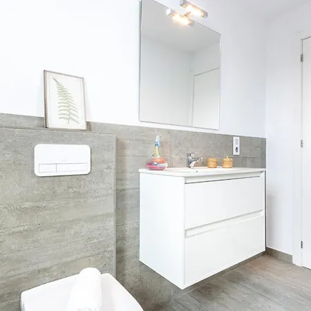 Goldhome - New House With Private Heated Pool, Parking, Wifi, Games Empuriabrava
