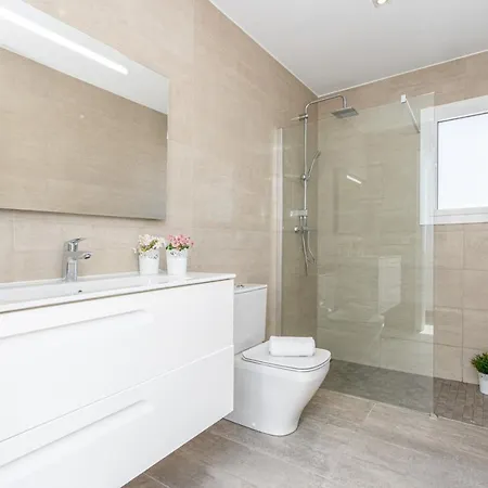 Goldhome - New House With Private Heated Pool, Parking, Wifi, Games Villa Empuriabrava