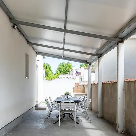 Villa Goldhome - New House With Private Heated Pool, Parking, Wifi, Games Empuriabrava